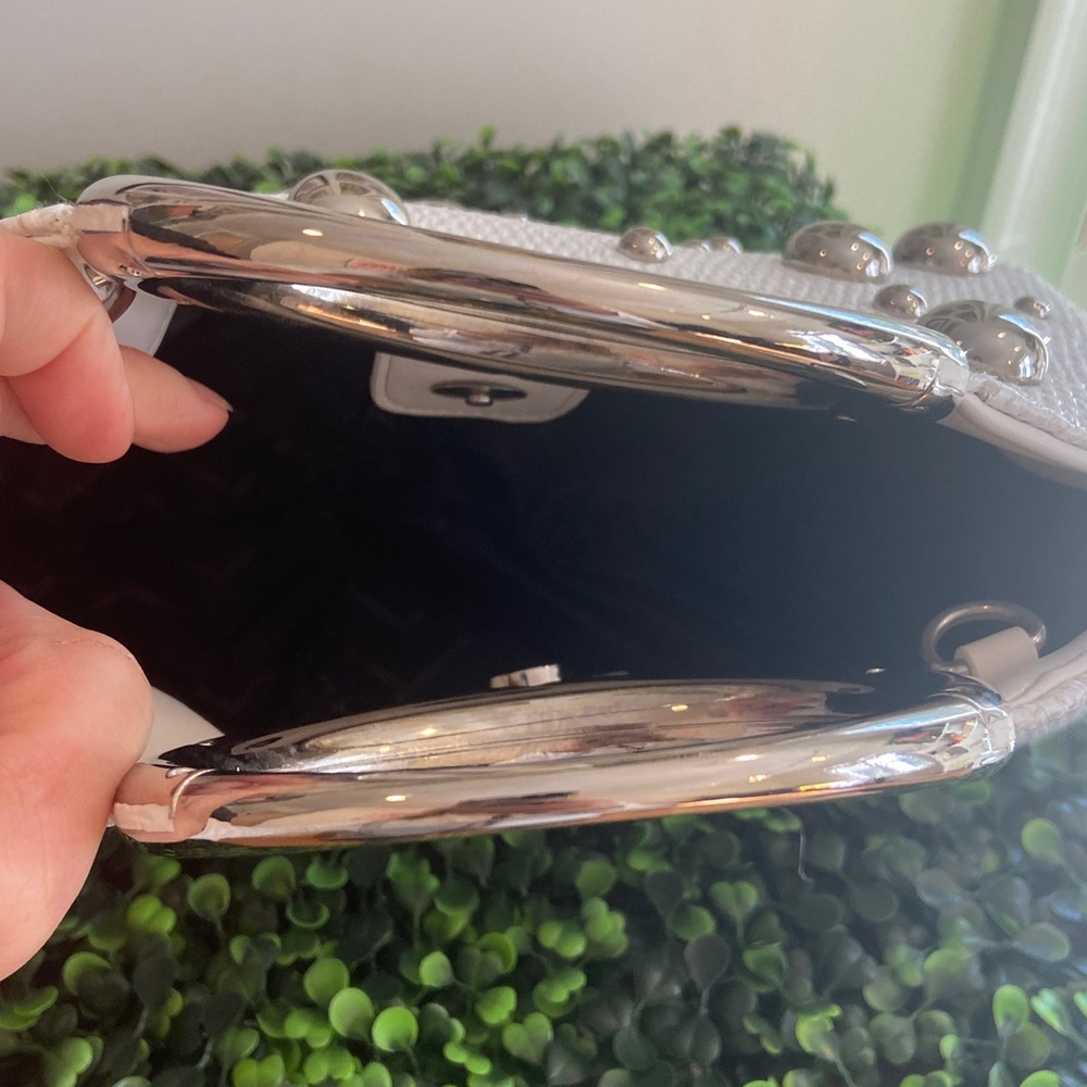 Olga Berg White Clutch with Silver Accents - Picture 4 of 4